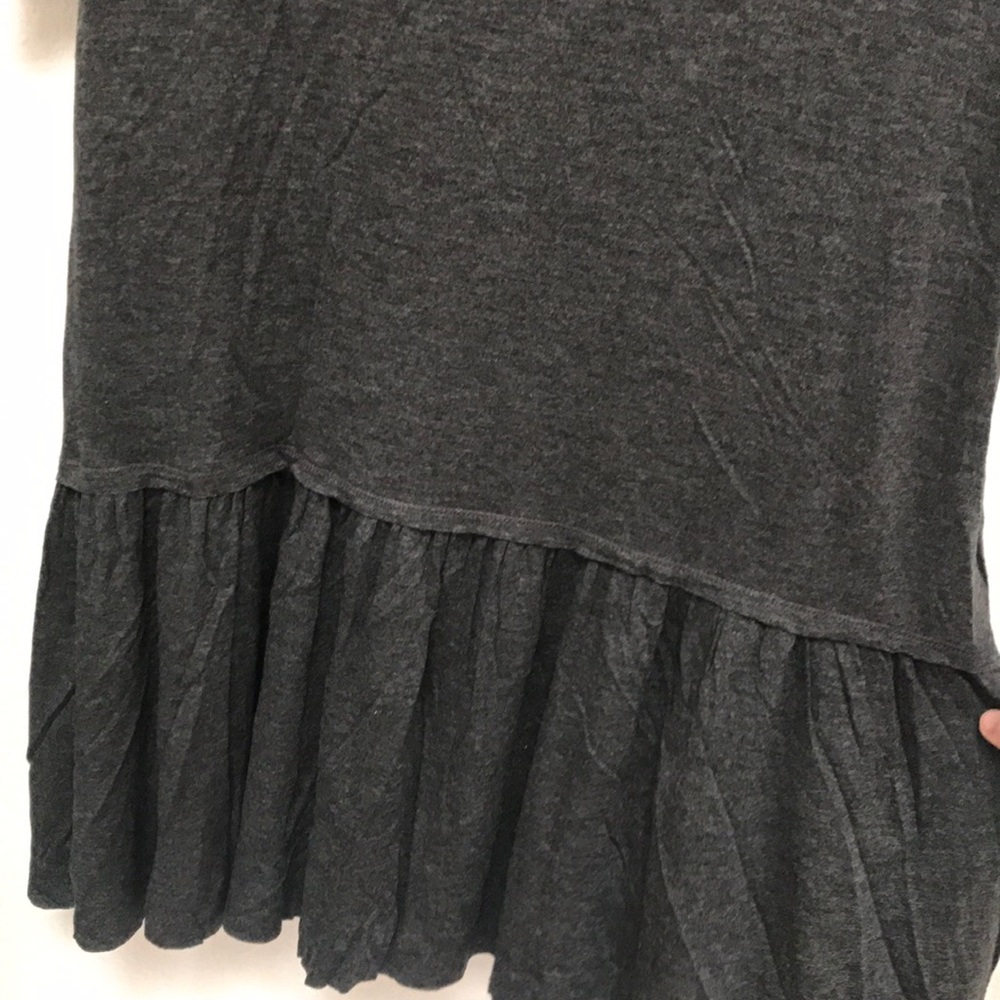 Long Oversized Peplum T-shirt - Picture 3 of 4